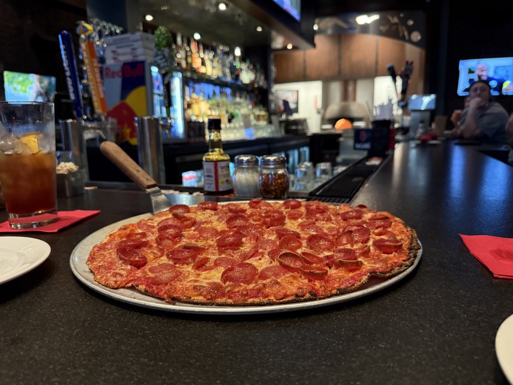 Ein Bild der besten Pizza der Welt. Die Chicago Cracker Thin Pizza!